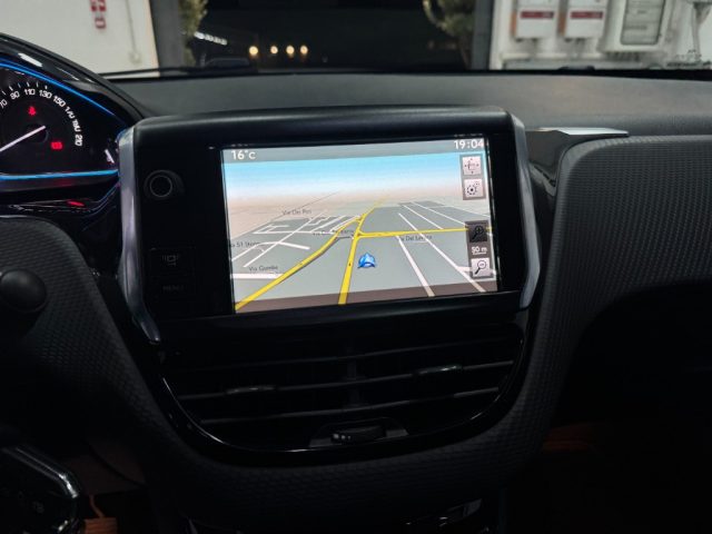 PEUGEOT 2008 usata, con USB