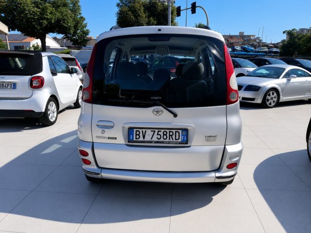 TOYOTA Yaris usata, con Boardcomputer