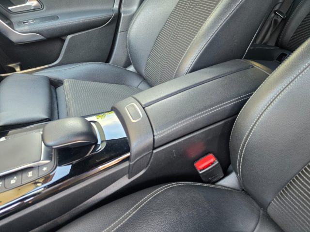 MERCEDES-BENZ A 200 usata, con Specchietto retrovisore con funzione antiabbagliamento
