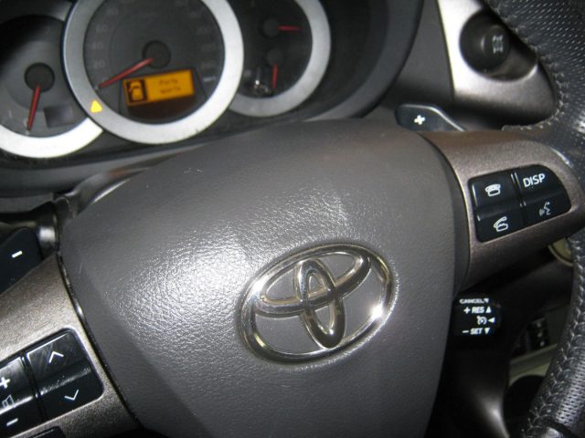 TOYOTA RAV 4 usata, con Lettore CD