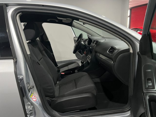 VOLKSWAGEN Golf usata, con Autoradio