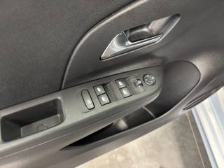 OPEL Corsa usata, con Sedile posteriore sdoppiato