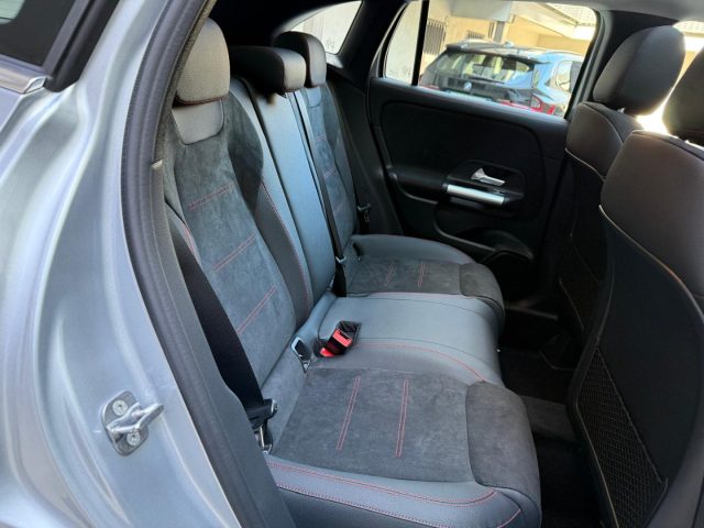 MERCEDES-BENZ GLA 180 usata 34