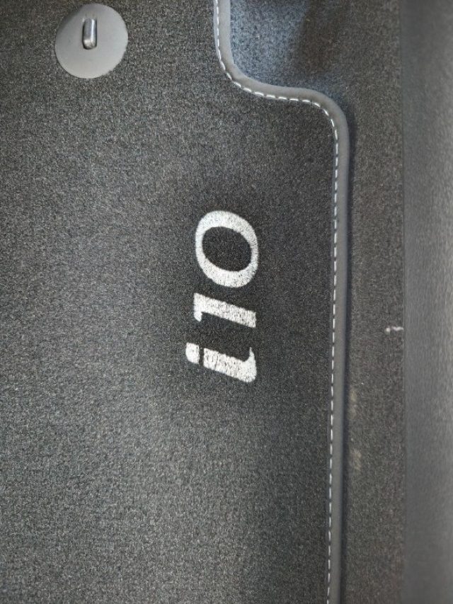HYUNDAI i10 usata, con Frenata d