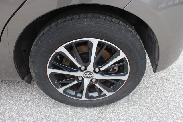 TOYOTA Yaris usata, con Specchietti laterali elettrici
