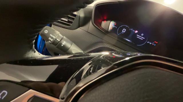 PEUGEOT 2008 usata, con Sistema di navigazione