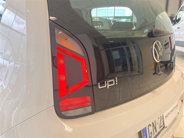 VOLKSWAGEN up! usata, con Cerchi in lega