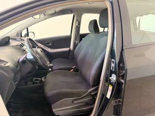 TOYOTA Yaris usata 4