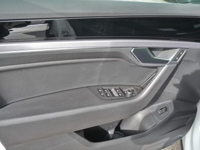 VOLKSWAGEN Touareg usata, con Gancio traino