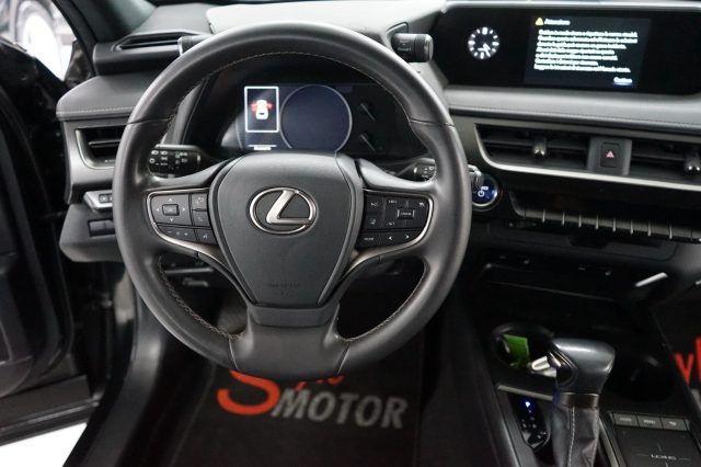 LEXUS UX 250h usata 33