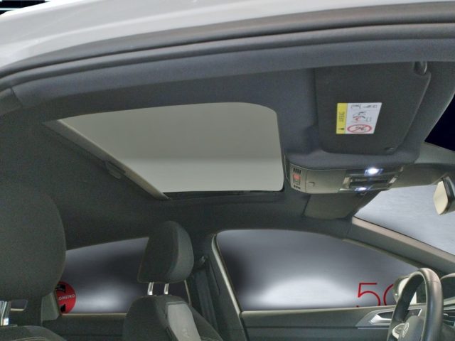 VOLKSWAGEN Taigo usata 21