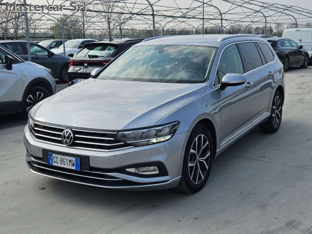 VOLKSWAGEN Passat Variant usata, con Airbag