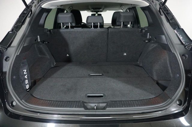 NISSAN Qashqai usata, con Controllo automatico clima