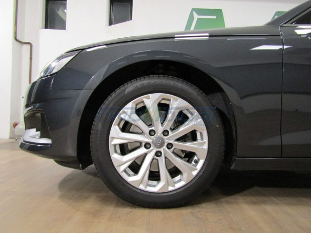AUDI A4 usata, con Park Distance Control