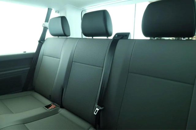 VOLKSWAGEN Caravelle usata, con Volante in pelle