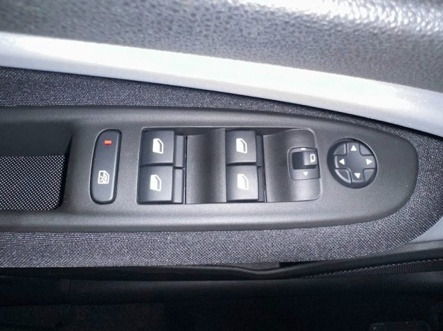 JEEP Avenger usata, con Schermo multifunzione interamente digitale