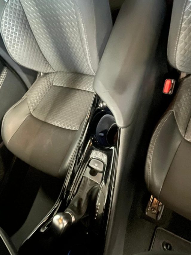 TOYOTA C-HR usata, con Touch screen