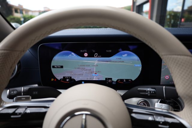 MERCEDES-BENZ E 220 usata, con Sospensioni sportive