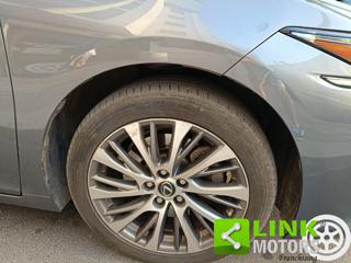 LEXUS ES 300 usata, con Vivavoce