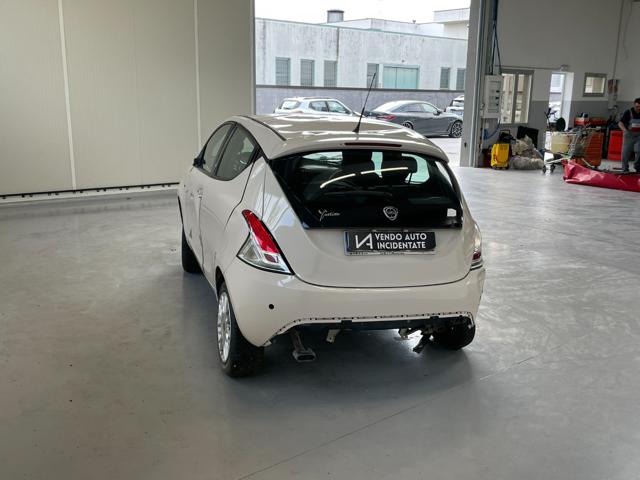 LANCIA Ypsilon usata, con Autoradio