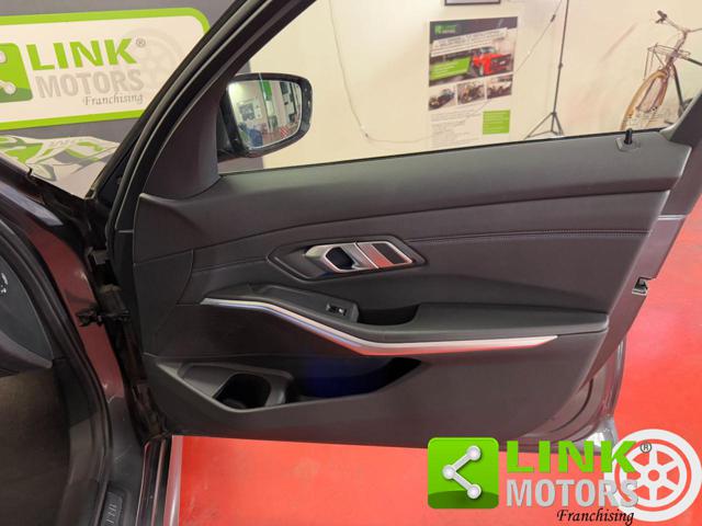 BMW 320 usata, con Touch screen