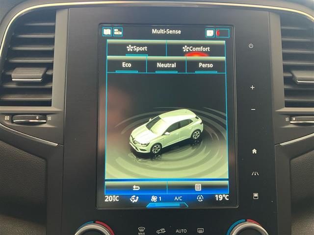 RENAULT Megane usata, con Touch screen