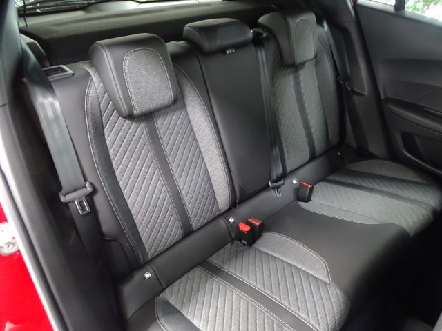 PEUGEOT 2008 usata, con USB