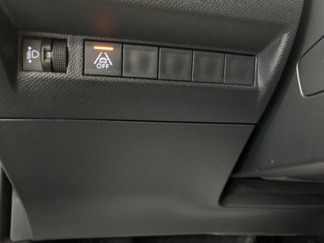 PEUGEOT 2008 usata, con Autoradio digitale