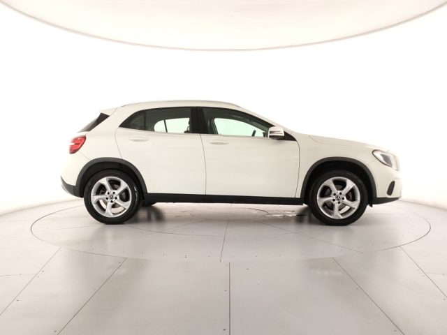 MERCEDES-BENZ GLA 180 usata, con Chiusura centralizzata