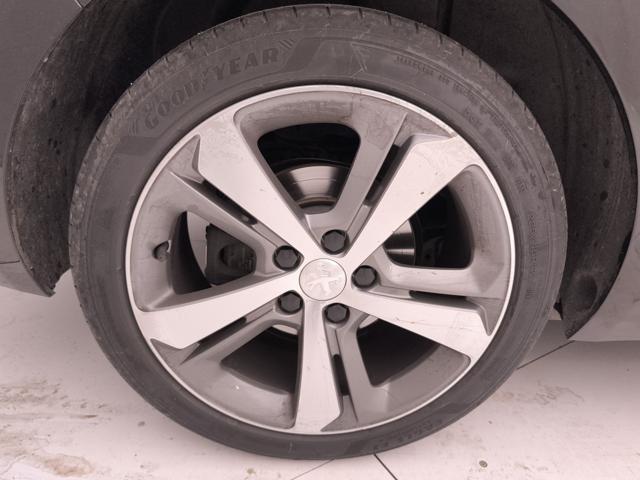 PEUGEOT 308 usata, con Luci diurne LED