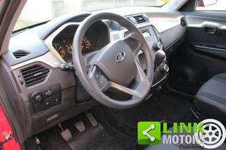 MAHINDRA KUV100 usata, con Portellone posteriore elettrico