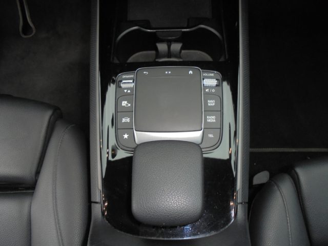 MERCEDES-BENZ GLB 200 usata, con Interni in pelle