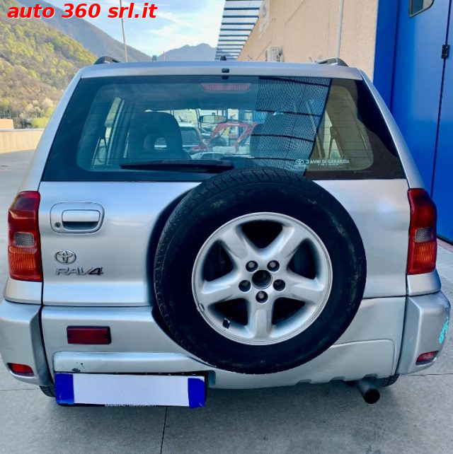 TOYOTA RAV 4 MY23 usata, con Alzacristalli elettrici