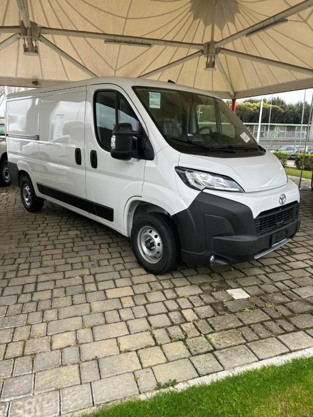 TOYOTA Proace Max usata, con Airbag