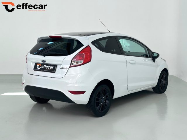 FORD Fiesta usata, con Autoradio
