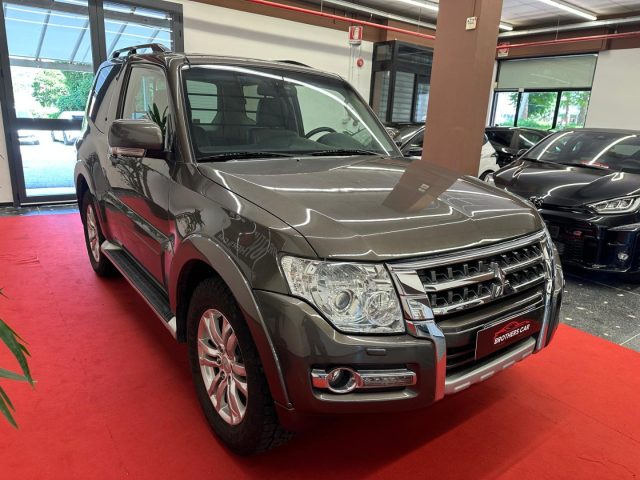 MITSUBISHI Pajero usata, con Airbag laterali