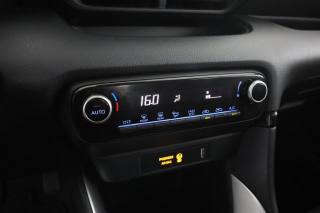 TOYOTA Yaris usata 8