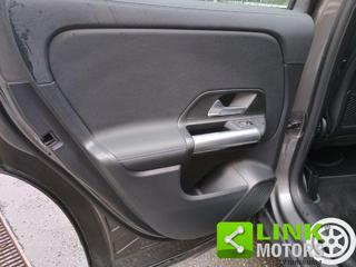 MERCEDES-BENZ GLA 250 usata, con Hill holder