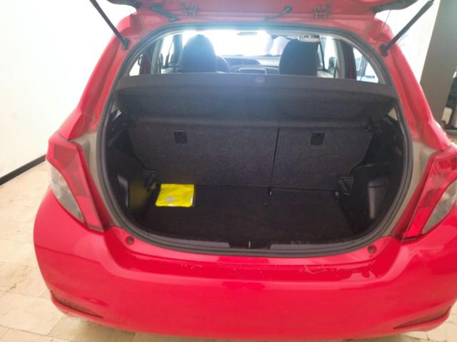 TOYOTA Yaris usata 16