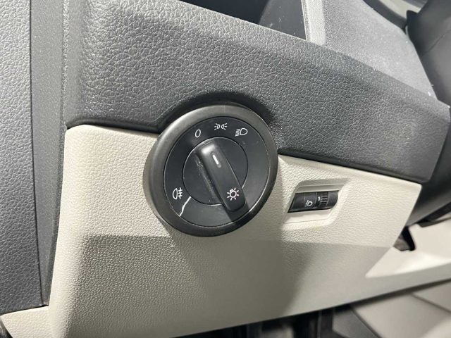 VOLKSWAGEN Transporter usata 18