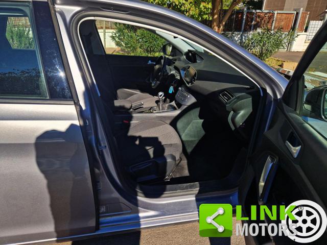 PEUGEOT 308 usata, con Sedile posteriore sdoppiato
