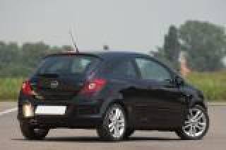 OPEL Corsa usata, con Airbag laterali