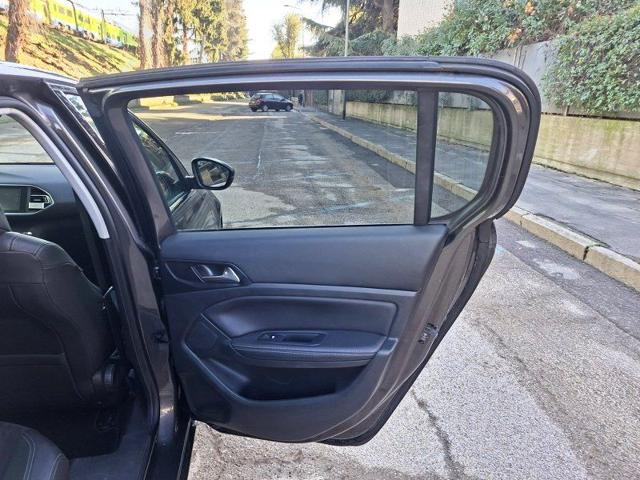 PEUGEOT 308 usata, con Airbag testa