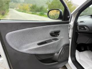 LANCIA Ypsilon usata, con Volante in pelle