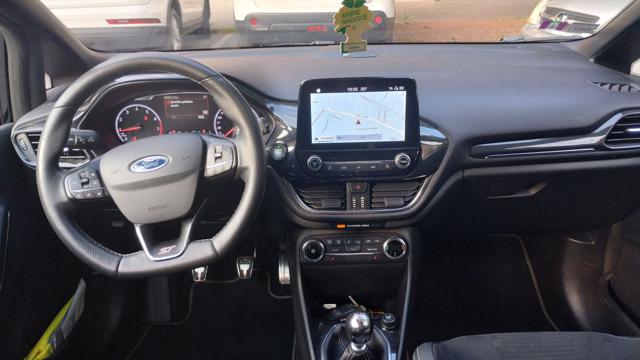 FORD Fiesta usata, con USB
