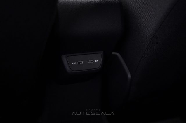 VOLKSWAGEN Taigo usata, con Autoradio digitale