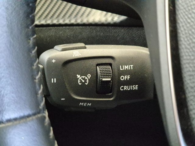 PEUGEOT 208 usata, con Touch screen