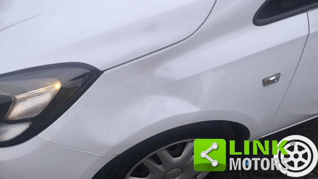 OPEL Corsa usata, con USB