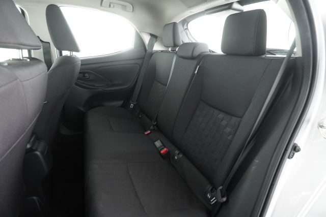 TOYOTA Yaris usata 9