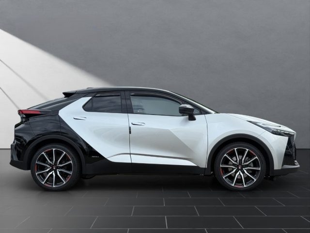 TOYOTA C-HR usata, con Autoradio